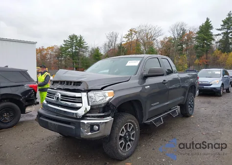 2017 Toyota Tundra Sr5 5.7L V8 z USA, uszkodzony, nr VIN 5TFUY5F14HX645289